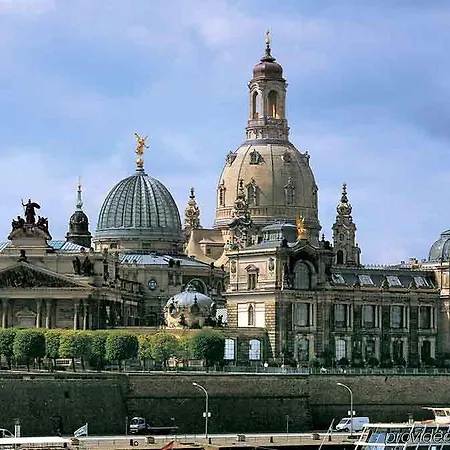 Ibis Zentrum Hotel 3*